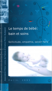 Le temps de bébé : bain et soins